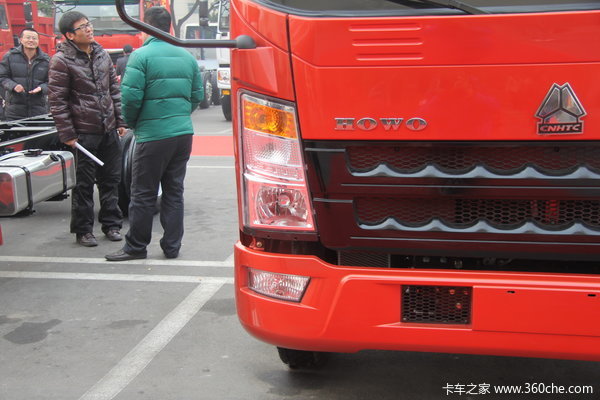 中国重汽 HOWO中卡 168马力 4X2 载货车(ZZ1107G421CD1)(底盘)外观图（10/13）