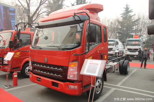 中国重汽 HOWO中卡 168马力 4X2 载货车(ZZ1107G421CD1)(底盘)