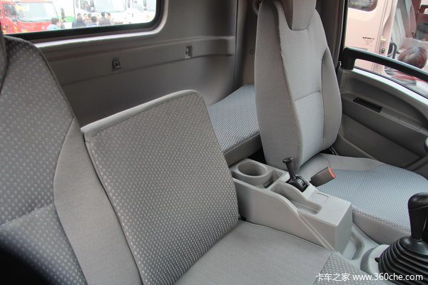 中国重汽 HOWO中卡 168马力 4X2 载货车(ZZ1107G421CD1)(底盘)驾驶室图（9/20）