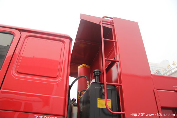 中国重汽 HOKA H7系重卡 380马力 8X4 自卸车(LNG)(ZZ3313N4661E1L)外观图（7/19）