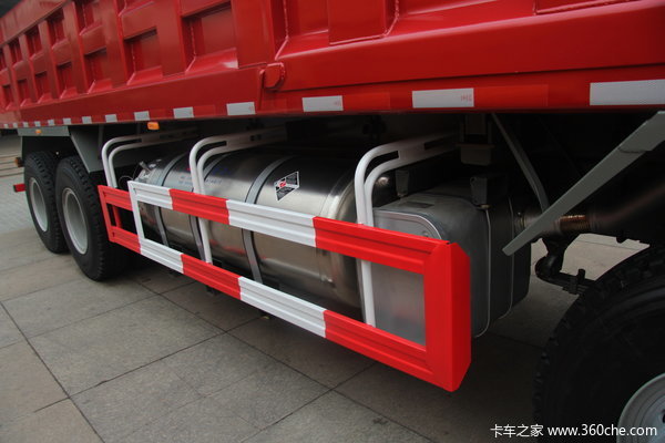中国重汽 HOKA H7系重卡 380马力 8X4 自卸车(LNG)(ZZ3313N4661E1L)底盘图（3/21）