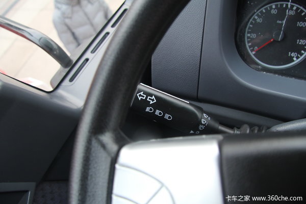 中国重汽 金王子重卡 340马力 6X4 自卸车(ZZ3251N3841D1)驾驶室图（14/30）