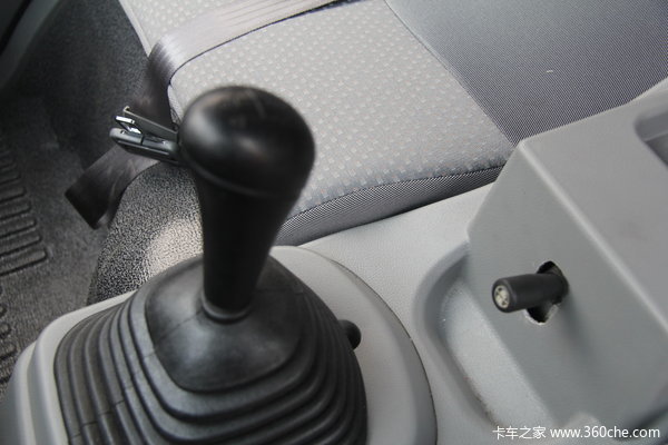 中国重汽 黄河轻卡 115马力 4X2 自卸车(ZZ3047E3514D143)驾驶室图（23/26）
