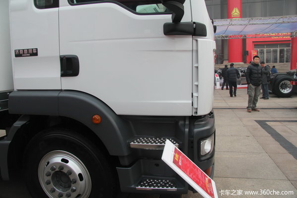 中国重汽 SITRAK C5H重卡 180马力 4X2 厢式载货车(ZZ5126XYZH451GD1)外观图（19/21）