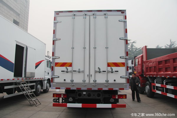 中国重汽 SITRAK C5H重卡 180马力 4X2 厢式载货车(ZZ5126XYZH451GD1)外观图（7/21）