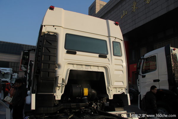 中国重汽 HOWO T5G重卡 310马力 8X4 载货车(底盘)外观图（9/12）
