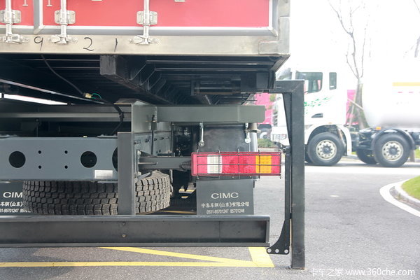 联合卡车U270 270马力 6X2 可交换箱体式载货车(SQR1251D5T2-E)底盘图（6/56）