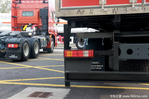 联合卡车U270 270马力 6X2 可交换箱体式载货车(SQR1251D5T2-E)底盘图（4/56）