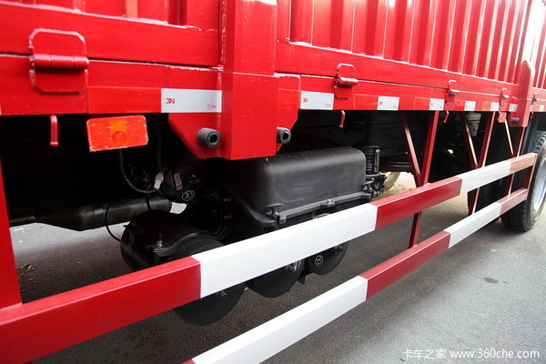 福田 欧曼ETX 5系重卡 230马力 6X2 仓栅载货车(BJ5252CCY-XB)底盘图（4/13）