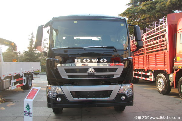 中国重汽 HOWO T5G重卡 280马力 4X2 载货车(ZZ1167K561GD1)外观图（2/9）