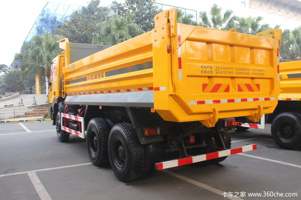 红岩 新金刚重卡 340马力 6X4 自卸车(CQ3254HTG384A)外观图（4/31）