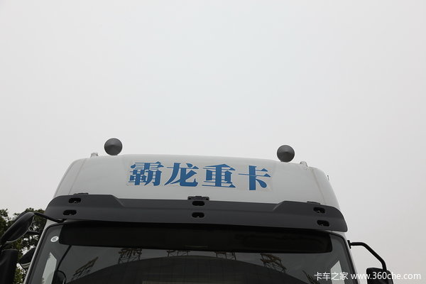 东风柳汽 霸龙重卡 245马力 6X2 排半厢式载货车(LZ5250XXYM5CA)外观图（8/18）