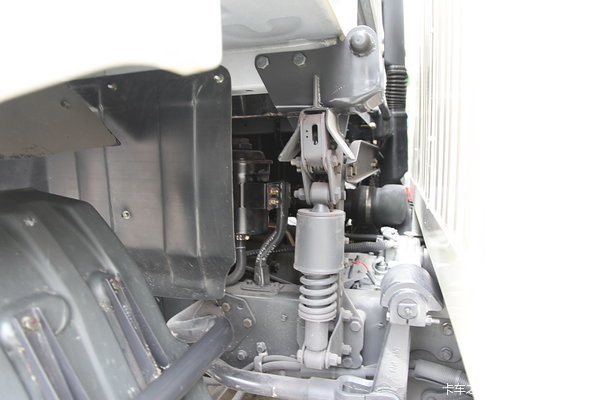 东风柳汽 霸龙重卡 245马力 6X2 排半厢式载货车(LZ5250XXYM5CA)底盘图（15/31）