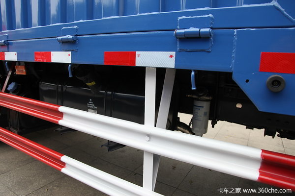 东风柳汽 乘龙中卡 160马力 4X2 排半载货车(LZ1160RAPA)底盘图（3/8）