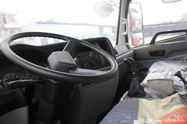 东风 多利卡XL中卡 160马力 4X2 载货车(DFA1160L15D7)驾驶室图（2/15）