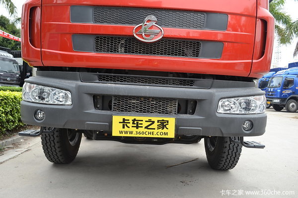 东风柳汽 乘龙中卡 220马力 6X2 排半载货车(底盘)外观图（16/38）