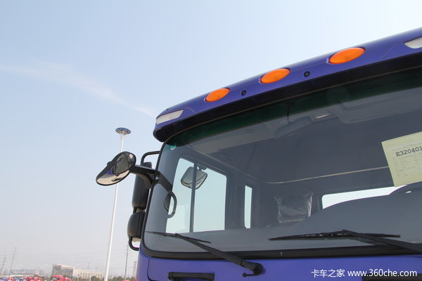 江淮 格尔发K3系列中卡 160马力 4X2 排半载货车(HFC5161XXYPZ5K1E1F)外观图（18/32）