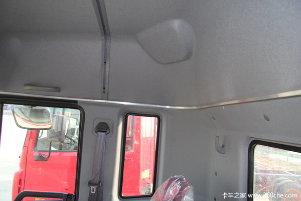 江淮 格尔发A5 160马力 4X2 排半载货车(HFC5166CCYK1R1ZF)驾驶室图（14/15）