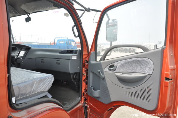东风 多利卡L 140马力 4X2 4.82米单排栏板载货车(DFA1080L12D3)驾驶室图（18/18）