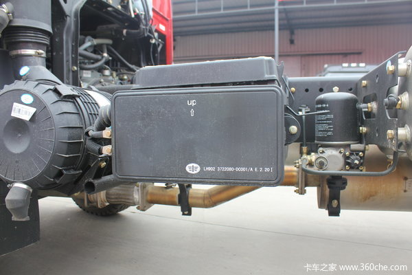 青岛解放 龙V中卡 160马力 4X2 排半栏板载货车(CA1168PK2L2E4A80)底盘图（41/57）