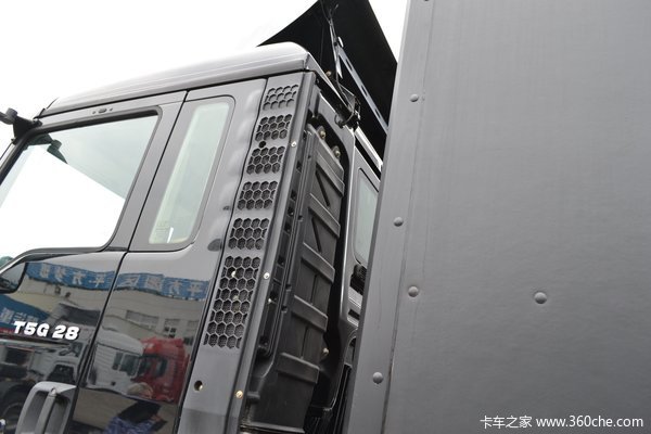 中国重汽 HOWO T5G重卡 280马力 4X2 厢式载货车(ZZ5167ZKXM561GD1)外观图（46/53）