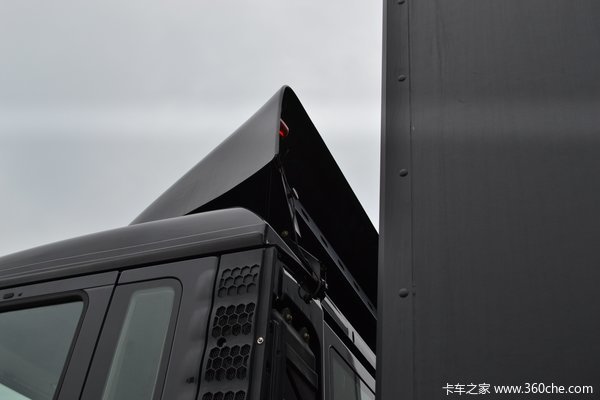 中国重汽 HOWO T5G重卡 280马力 4X2 厢式载货车(ZZ5167ZKXM561GD1)外观图（40/53）