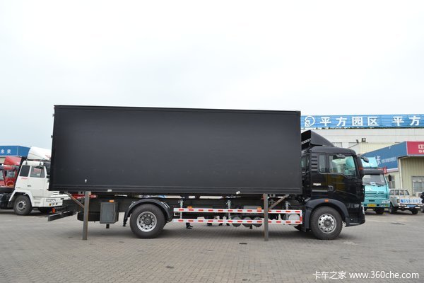 中国重汽 HOWO T5G重卡 280马力 4X2 厢式载货车(ZZ5167ZKXM561GD1)外观图（10/53）