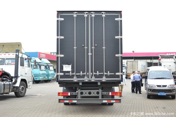 中国重汽 HOWO T5G重卡 280马力 4X2 厢式载货车(ZZ5167ZKXM561GD1)外观图（8/53）