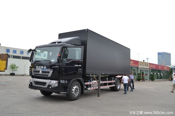 中国重汽 HOWO T5G重卡 280马力 4X2 厢式载货车(ZZ5167ZKXM561GD1)外观图（4/53）