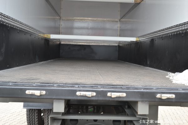 中国重汽 HOWO T5G重卡 280马力 4X2 厢式载货车(ZZ5167ZKXM561GD1)上装图（41/41）