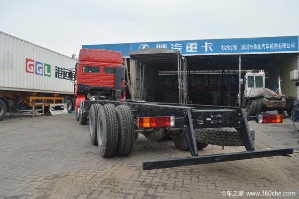 陕汽 德龙F3000重卡 336马力 8X4 载货车(底盘)(SX1316NR466)外观图（4/57）