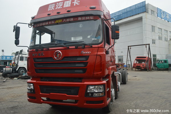 陕汽 德龙F3000重卡 336马力 8X4 载货车(底盘)(SX1316NR466)外观图（2/57）