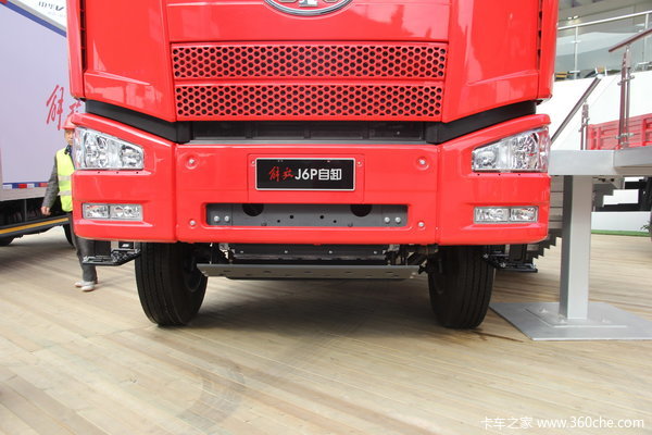 解放 J6P重卡 350马力 6X4 LNG自卸车(CA3250P66L2T1E24M5)外观图（41/64）
