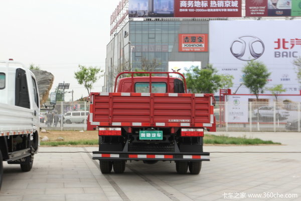 奥驰 A3系列 154马力 4X2 4.8米排半栏板载货车(FD1064P63K4)外观图（5/50）