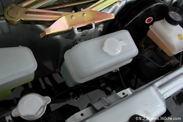2014款北汽 威旺 1.0L 61马力 汽油 单排栏板式微卡外观图（32/37）