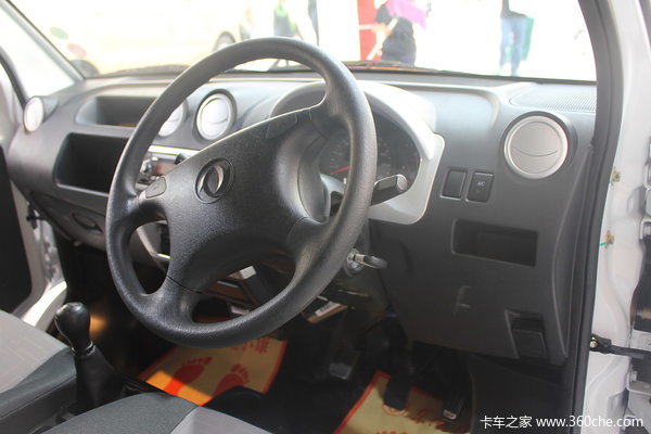 2014款 东风小康 K01H 1.21L 87马力 柴油 排半厢式微卡驾驶室图（3/18）