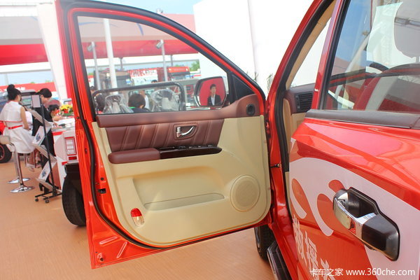 卡威 K1 舒适型 3.2L柴油 双排皮卡驾驶室图