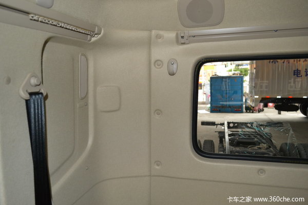 东风 天锦中卡 140马力 4X2 载货车(底盘)(DFL1080B7)驾驶室图（33/37）