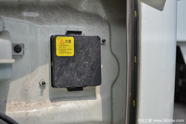 东风 天锦中卡 160马力 4X2 厢式载货车(路演车)(DFL5120XXYB2)外观图（24/34）