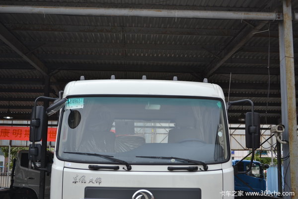 东风 天锦中卡 180马力 4X2 厢式载货车(底盘)(DFL5120XXYB9)外观图（7/23）