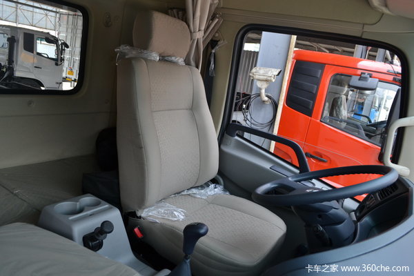 东风 天锦中卡 180马力 4X2 厢式载货车(底盘)(DFL5120XXYB9)驾驶室图（34/37）