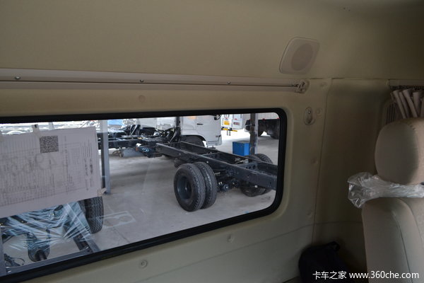东风 天锦中卡 180马力 4X2 厢式载货车(底盘)(DFL5120XXYB9)驾驶室图（31/37）