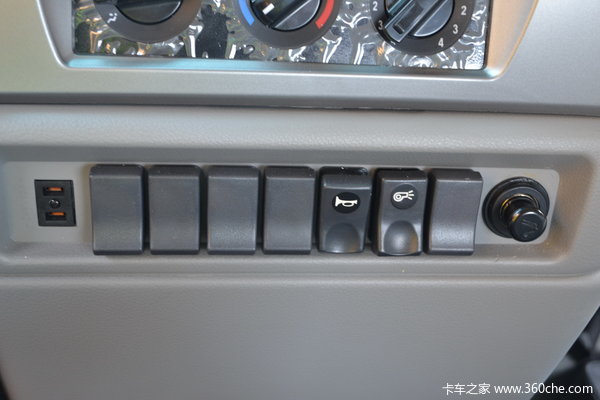 东风 天锦中卡 185马力 4X2 载货车(底盘)(DFL5160XXYBX1A)驾驶室图（37/61）