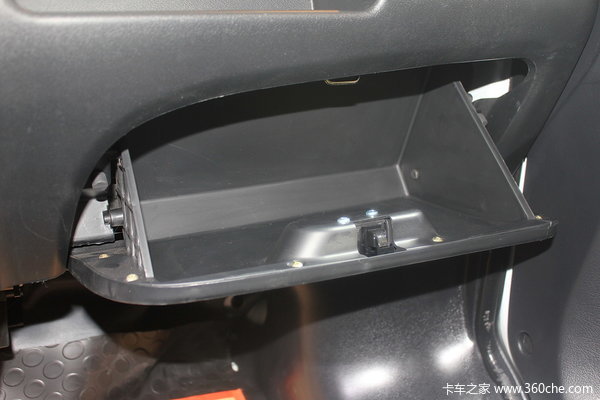 东风小康 C01系列 1.2L 87马力 汽油 单排微卡驾驶室图（22/28）