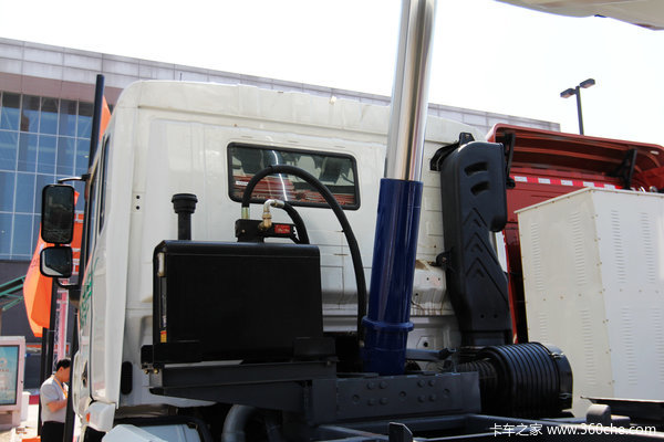 联合卡车U340 340马力 6X4 LNG自卸车(SQR3252N6T4)底盘图（9/90）