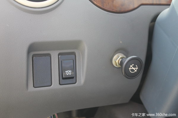 唐骏欧玲 赛菱系列 2.0L 54马力 柴油 单排栏板式微卡驾驶室图（5/19）