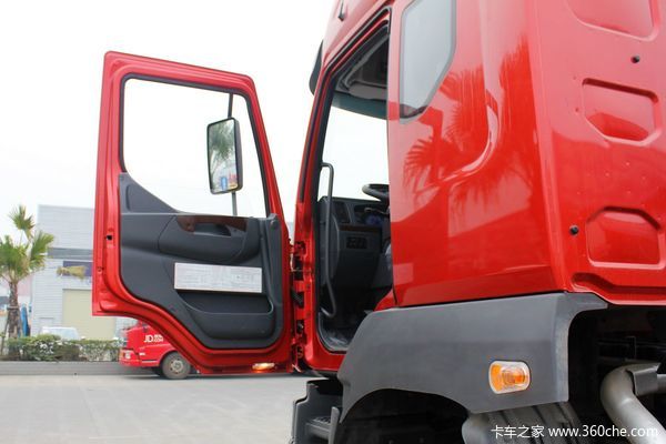 东风柳汽 霸龙重卡 310马力 8X4 仓栅载货车(LZ5311CCYQELA)驾驶室图