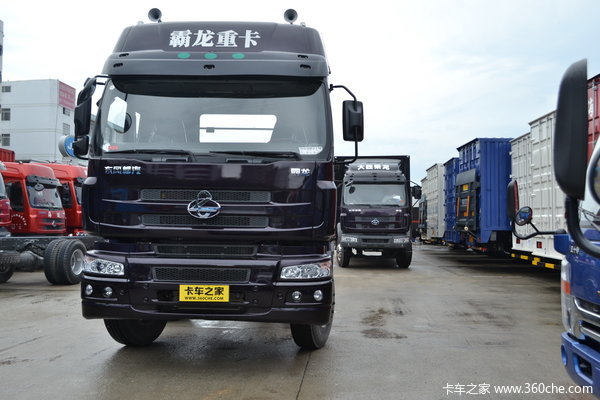 东风柳汽 霸龙507重卡 240马力 6X2 排半载货车(底盘)(LZ5250XXYM5CA)外观图（7/22）
