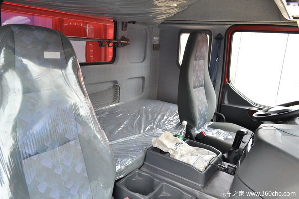 东风柳汽 霸龙重卡 280马力 8X4 排半载货车(LZ1311QELA)驾驶室图（47/52）