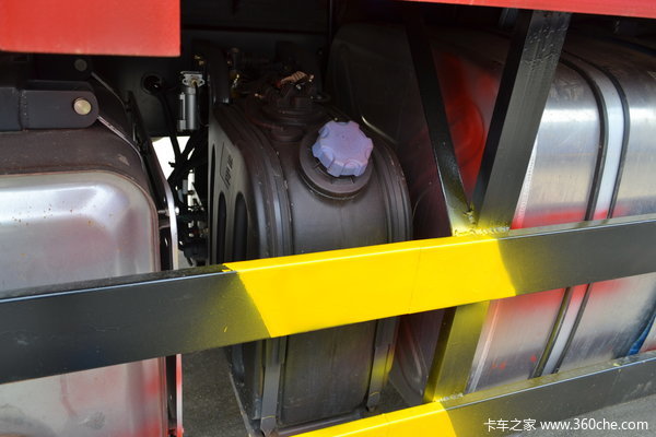 东风柳汽 霸龙重卡 280马力 8X4 排半载货车(LZ1311QELA)底盘图（12/37）